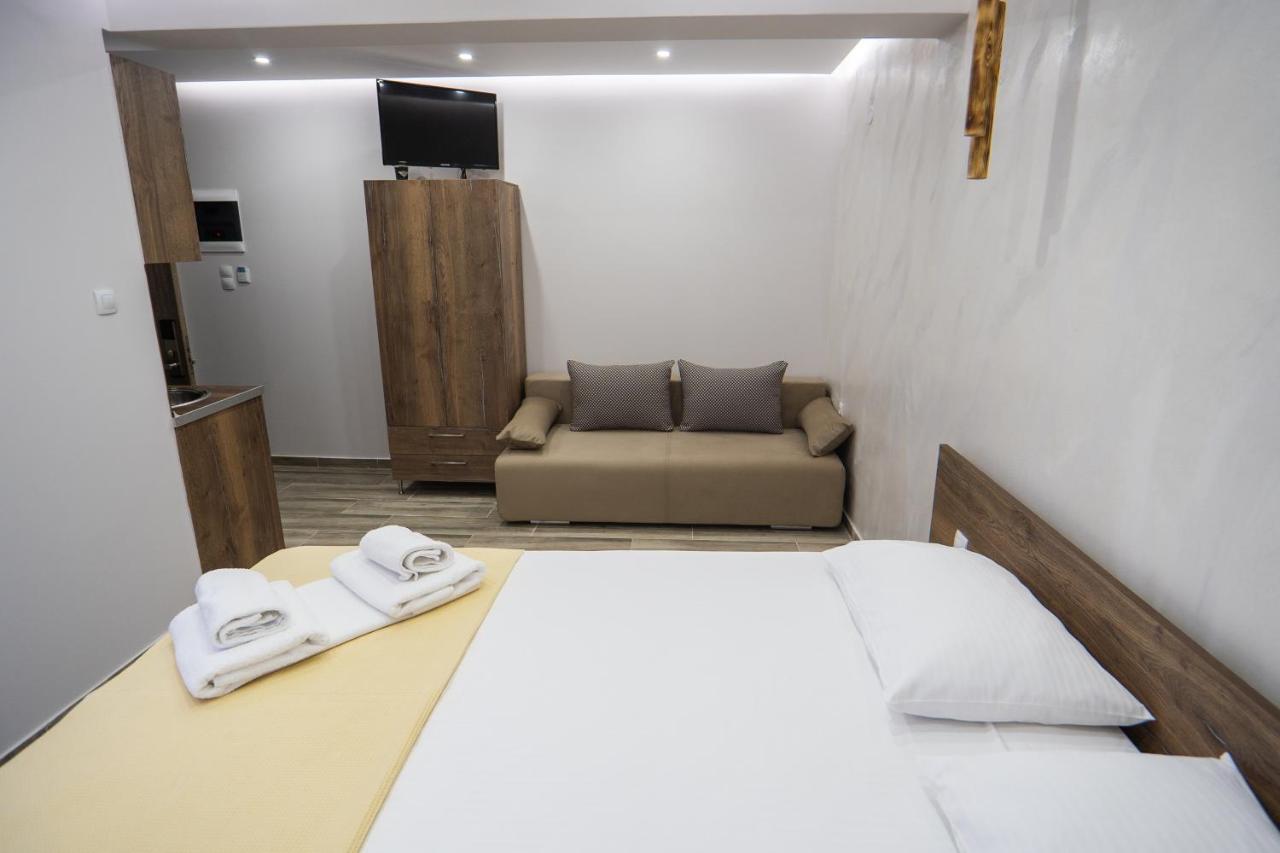 Nikolaidis Apartments ネア・プラギア エクステリア 写真