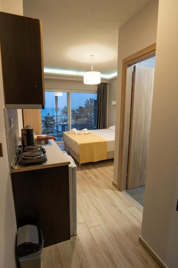 Nikolaidis Apartments ネア・プラギア エクステリア 写真