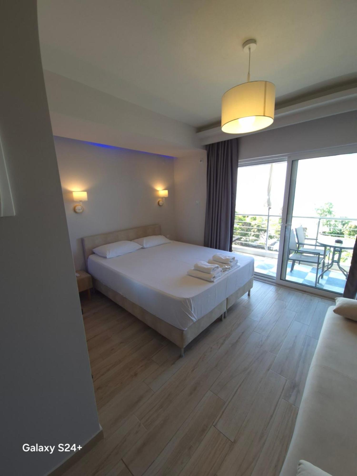 Nikolaidis Apartments ネア・プラギア エクステリア 写真
