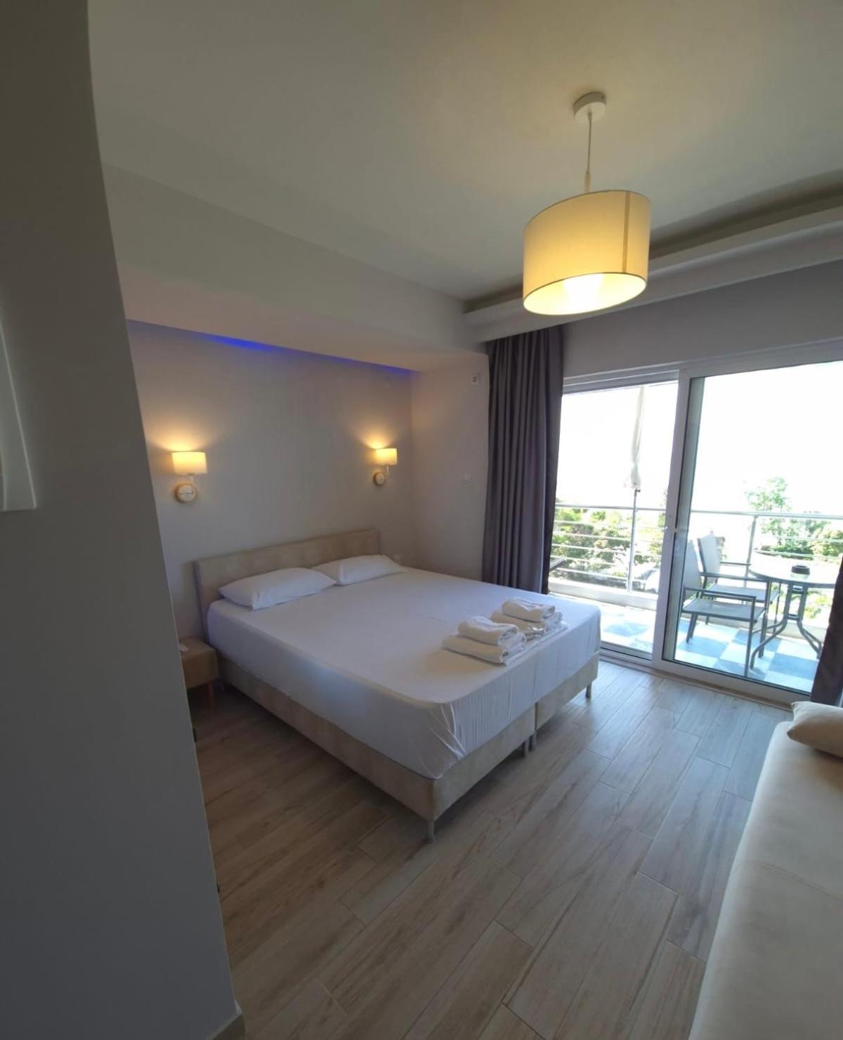 Nikolaidis Apartments ネア・プラギア エクステリア 写真