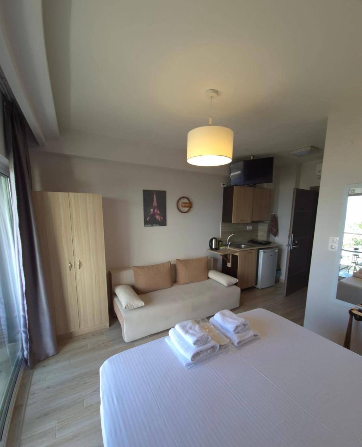 Nikolaidis Apartments ネア・プラギア 部屋 写真
